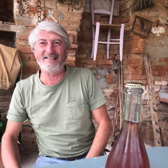 immagine che rappresenta il proprietario dell'azienda durante l'intervista